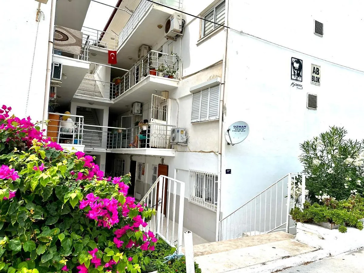 Daire Deniz Manzarali, Plajli Ve Havuzlu Sitede, Seckin Sitesi, Kusadası Apartament