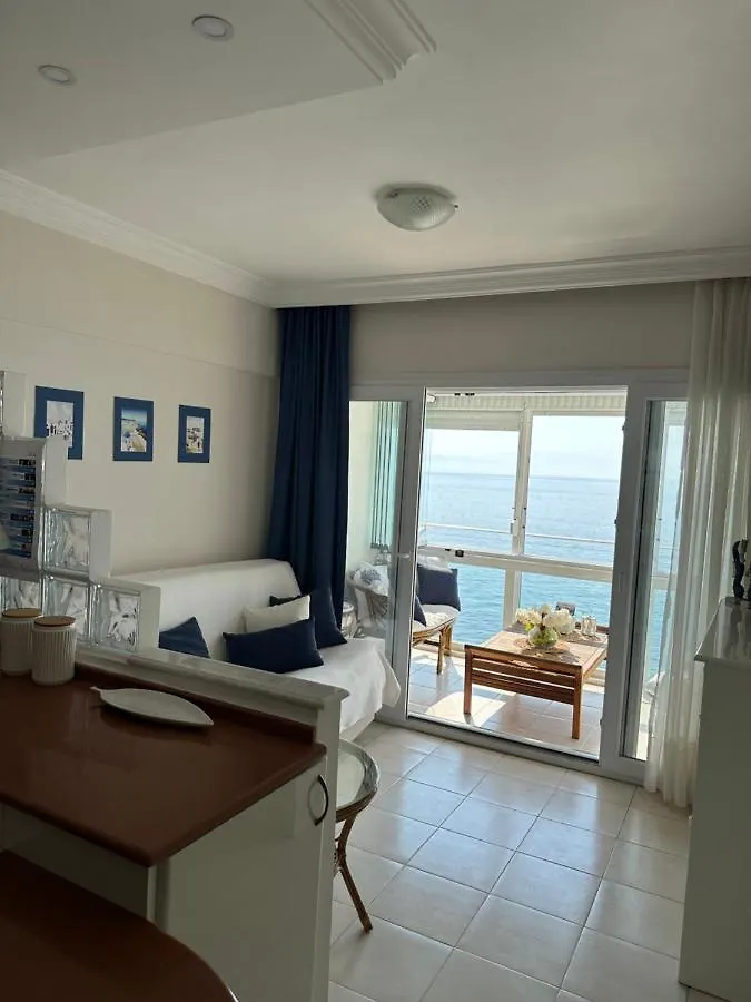 Daire Deniz Manzarali, Plajli Ve Havuzlu Sitede, Seckin Sitesi, Kusadası Apartament