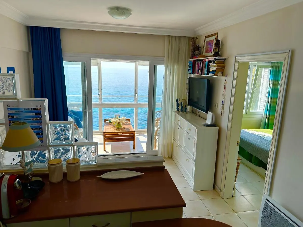 Daire Deniz Manzarali, Plajli Ve Havuzlu Sitede, Seckin Sitesi, Kusadası