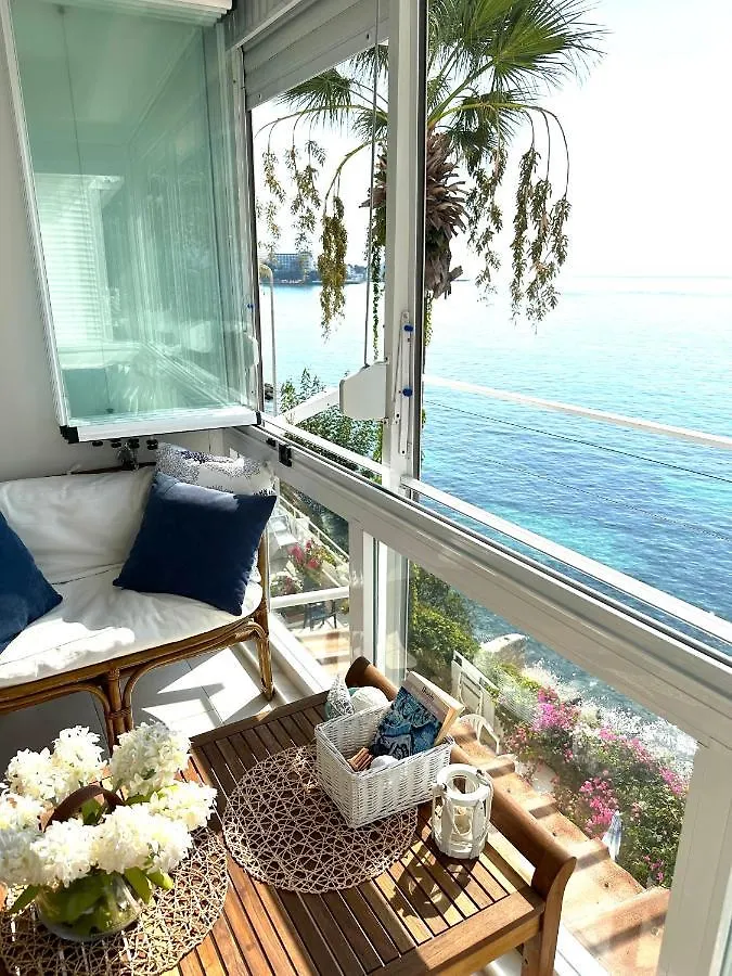 Daire Deniz Manzarali, Plajli Ve Havuzlu Sitede, Seckin Sitesi, Kusadası 0*,  Turecko