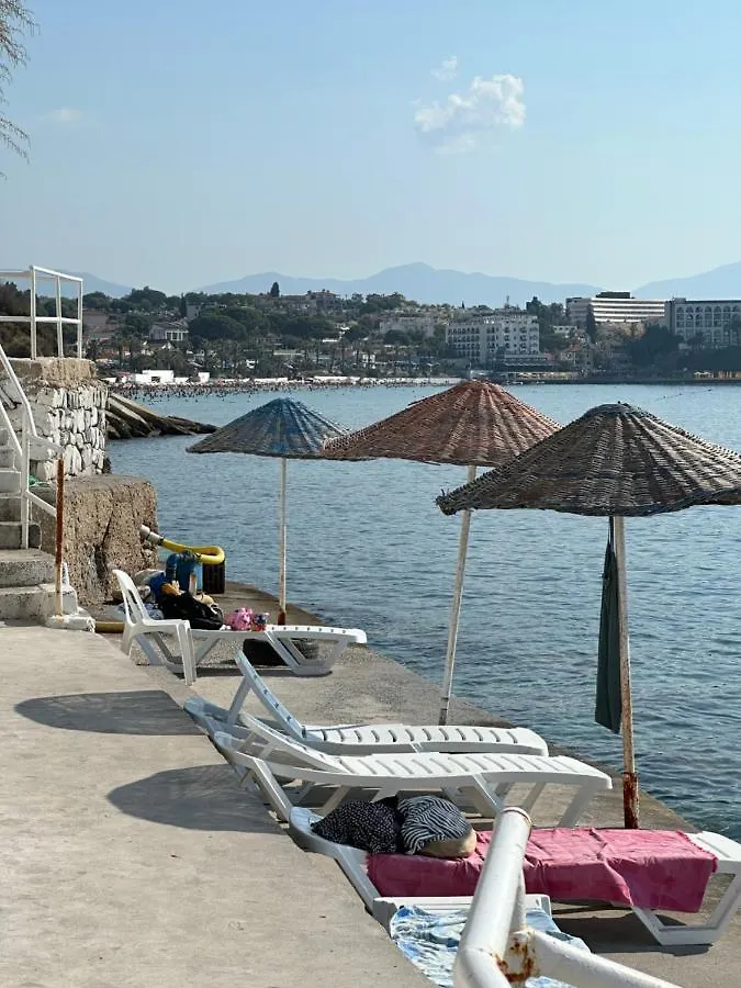 Apartmán Daire Deniz Manzarali, Plajli Ve Havuzlu Sitede, Seckin Sitesi, Kusadası Turecko